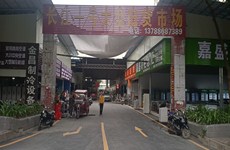 秀厢大道长江一号旧货市场少量50一300多平铺面、场地
