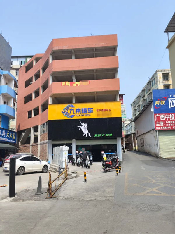 西乡塘区秀隆商业街四楼加楼顶各260平铺面招租