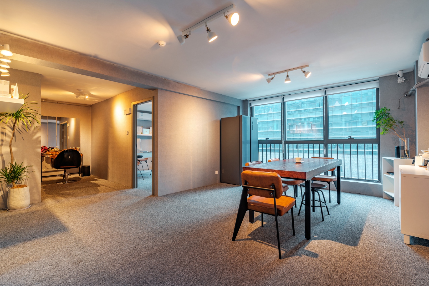 良庆区五象大道附近万科大厦内180平美容院转让