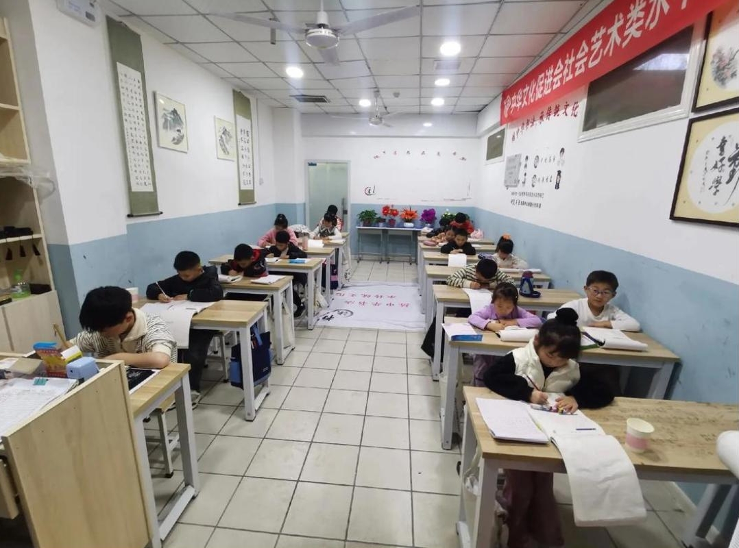 西乡塘鲁班路广西大学附近240平带办学许可证练字专业培训机构转让