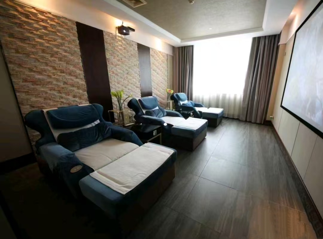 星光大道223号荣荣大酒店5楼足生堂转让或合作或招租