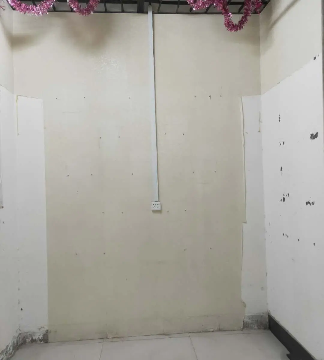 青秀区中山路附近国贸购物中心四楼16平仓库商铺招租