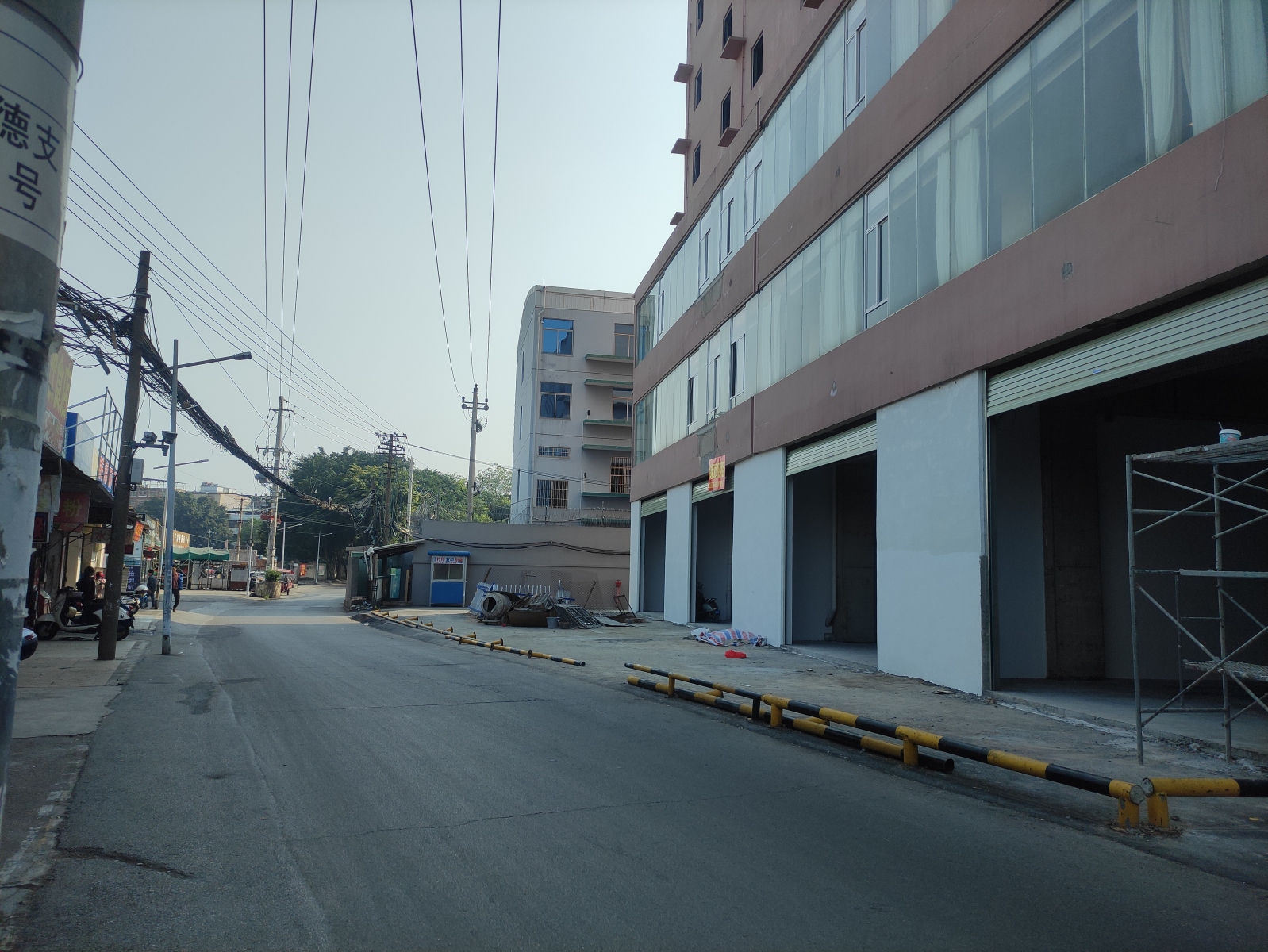 江南区五一富德路口85一440平多间铺面招租