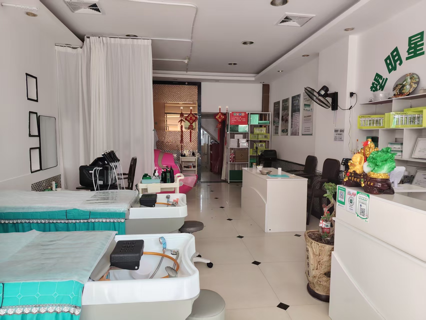 江南区五一西路翠湖新城96平带阁楼头疗养生馆转让