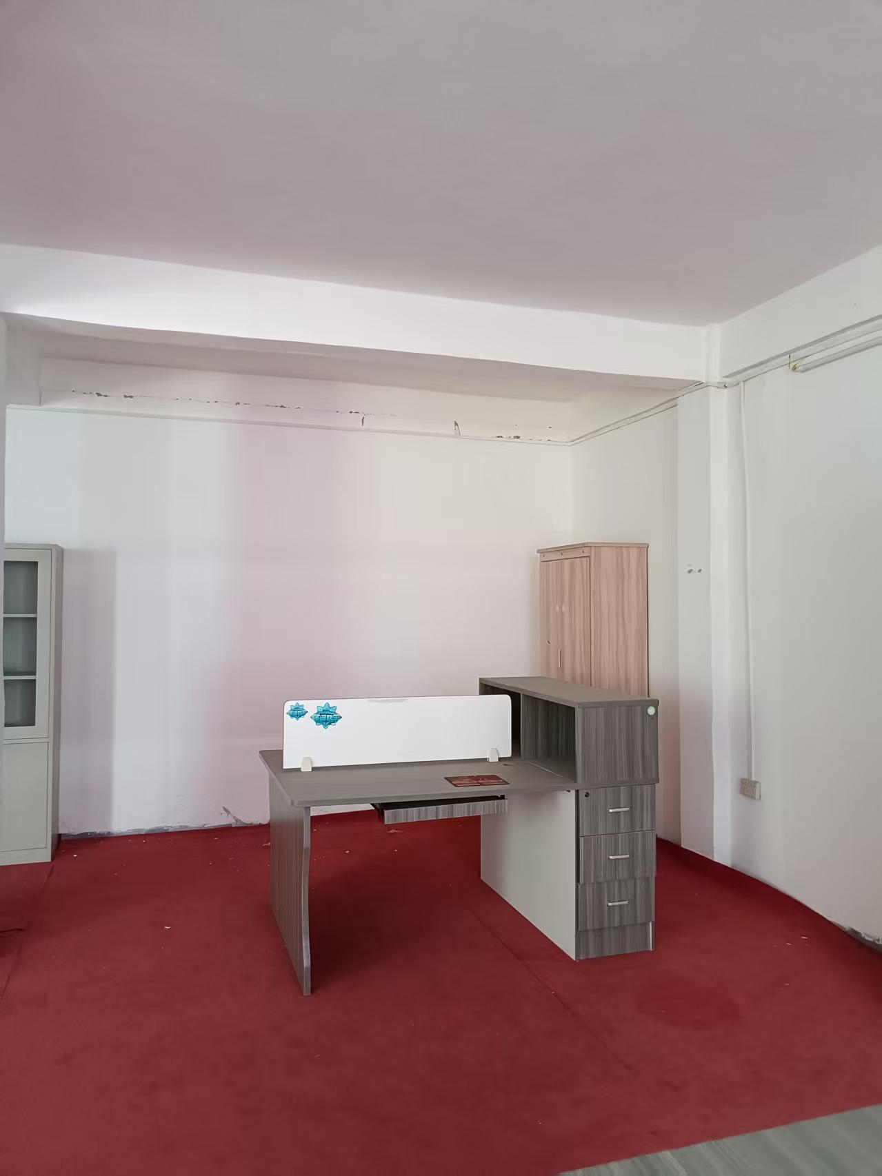 江南区五一西路保利城附近伟康市场内85平铺面办公室工作室招租