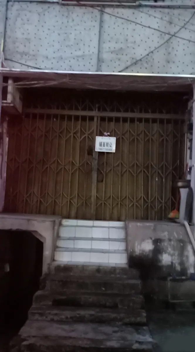 兴宁区望州南路沃尔玛对面60平铺面招租