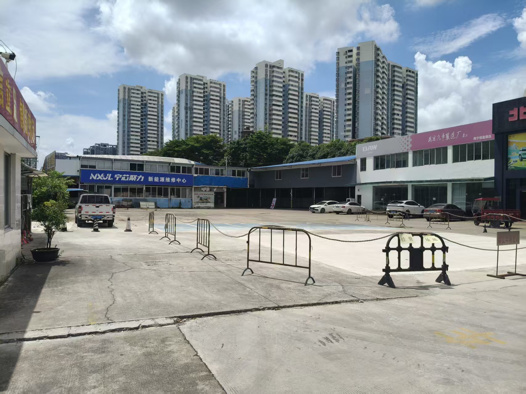 秀厢大道200一6000平4S店汽车城铺面场地出租