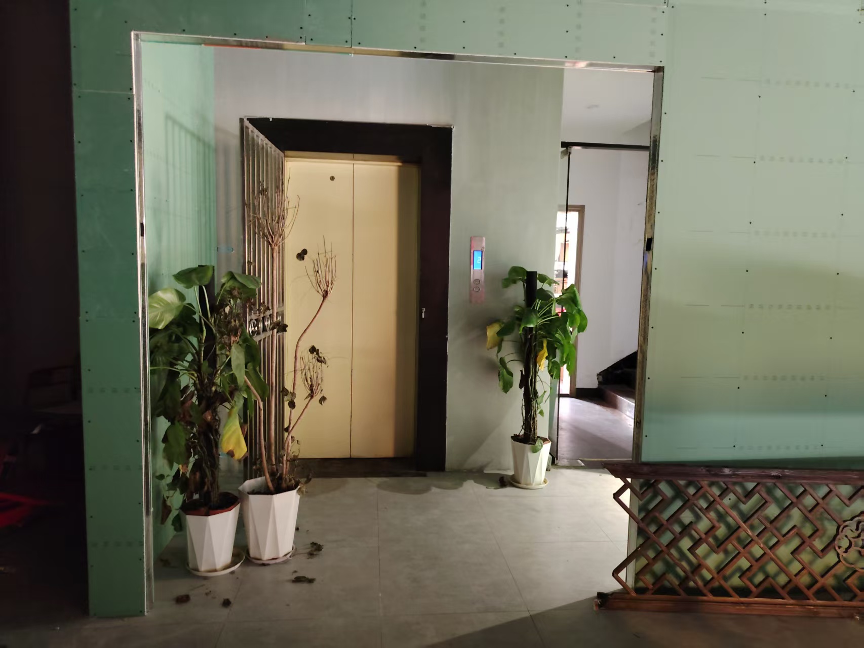 西乡塘区秀灵路秀隆商业街附近二楼100平方商铺招租