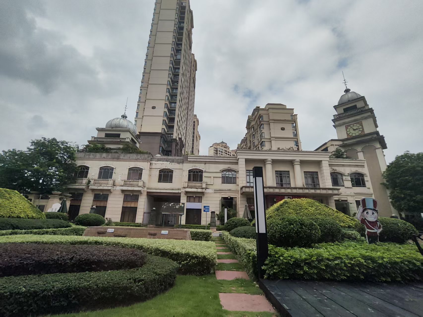 兴宁邕武路山渐青保利风情水镇金蓝湾组团1335平二楼铺面楼层招租