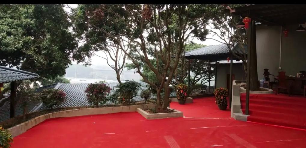 青秀区凤岭南方向青秀山旁林里桥路边上40亩花婆农家乐休闲山庄转让