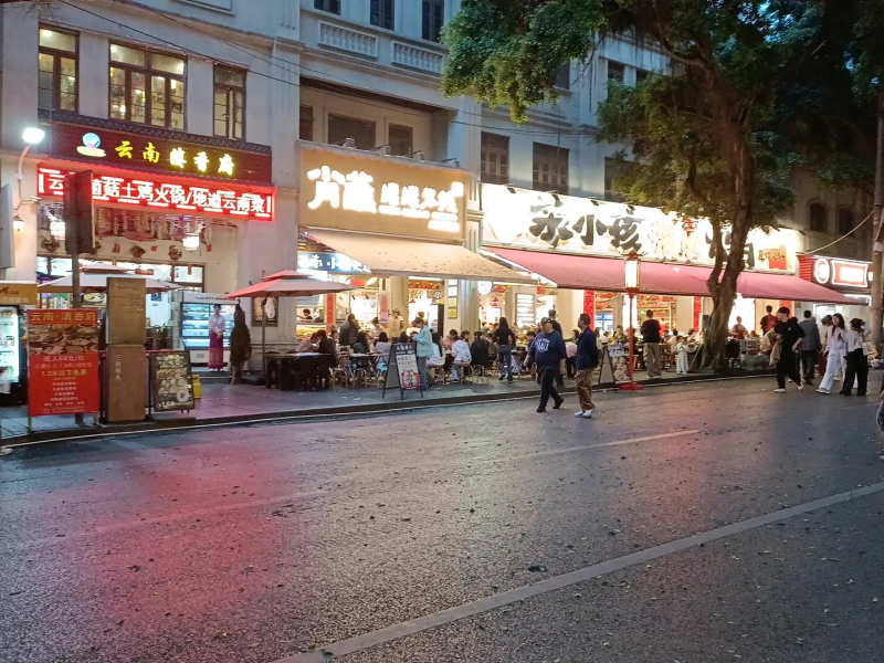 兴宁朝阳三街两巷旁137平两层餐饮旺铺转让