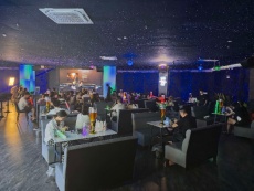 西乡塘区大学东路动物园附近560平精装酒吧转让